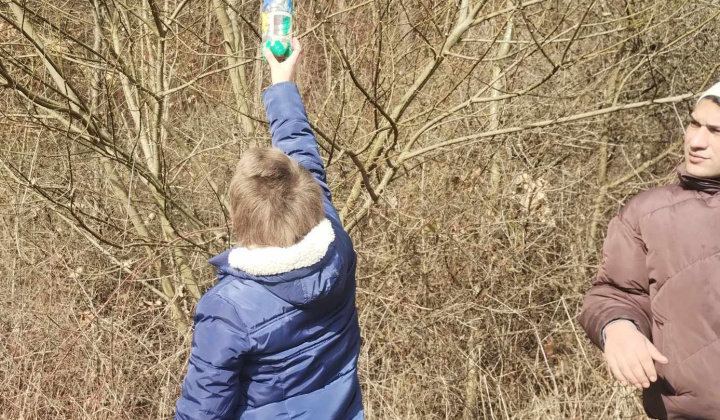 Rozvojový tím v akcii / 3. Deň prázdnin: Krúžok šikovných rúk - výroba vtáčej búdky  - foto